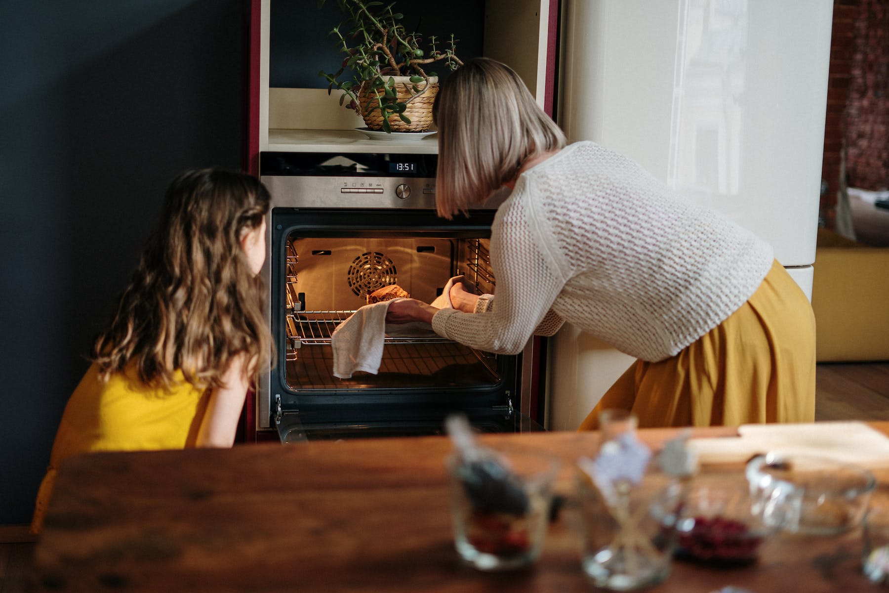 Baking Revolution: Unveiling the Right Way to Master Your Oven Magic!