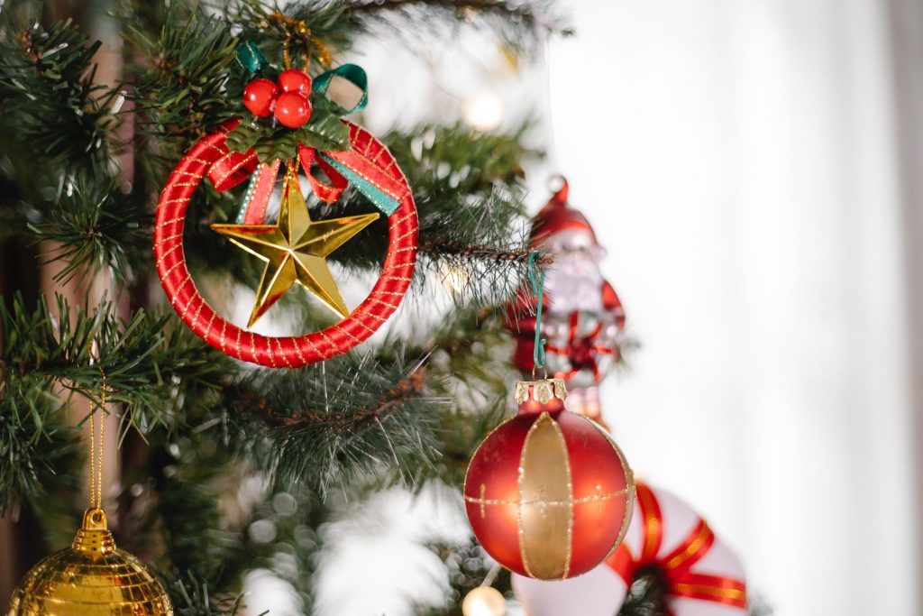 Selecting the Perfect Tree Toys for the Holidays